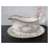 ROYAL ALBERT VINTAGE DIMITY ROSE GRAVY BOAT SET