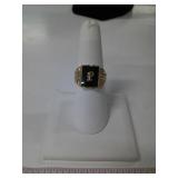 10 KT GOLD INITIAL RING, SIZE 8 1/4