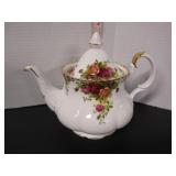 ROYAL ALBERT OLD COUNTRY ROSES TEA POT
