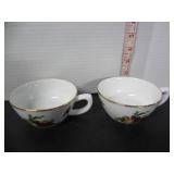 2 ROYAL ALBERT OLD COUNTRY ROSES CUPS