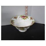 ROYAL ALBERT OLD COUNTRY ROSES PEDESTAL BOWL