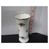 ROYAL ALBERT OLD COUNTRY ROSES 5.5'HIGH VASE