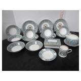 LOT OF WEDGEWOOD FLORENTINE TURQUOISE DINNERWARE