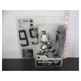 2005 WAYNE GRETZKY MINT-SEALED NHL LEGENDS FIGURE