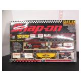 SNAP-ON HO SCALE ELECTRIC TRAIN SET IN BOX