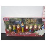 SEALED SNOW WHITE & SEVEN DWARFS PEZ SET