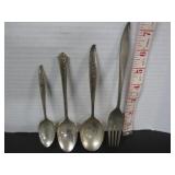 128 GRAMS STERLING SILVER 4 HEIRLOOM CUTLERY PCS.