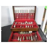92 PIECES 1881 ROGERS CUTLERY IN CASE