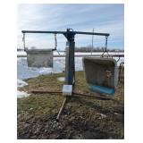 Lewis Cattle Oiler/Mineral Feeder