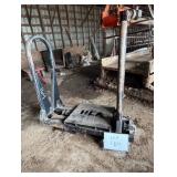 HLA Hydraulic Bale Clam (Like New) - 6' Squares