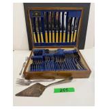 Silverplate Flatware Service For 6 In Case