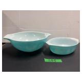 (2) Pyrex Bowls