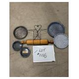 Rolling Pin/Holder (5) Pie Plates