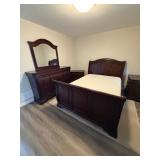 5pc Bedroom Set Includes Box Spring & Mattress