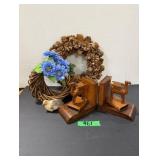 Camel Bookends (3) Wreaths