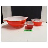 (2) Pyrex Bowls (1) Refrigerator Dish