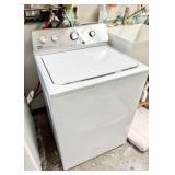 Maytag MCT Commercial Top Loader Washer: Dent dama