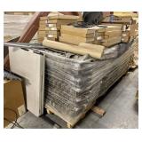 Pallet Lot: 48x 92' Wooden Lattice