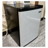 Magic Chef 2.6 cu. ft. Compact Refrigerator (HMBR2
