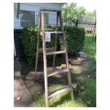 5 FT WOOD LADDER