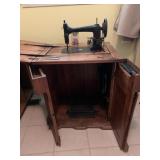 ANTIQUE ARLINGTON TREADLE SEWING MACHINE IN OAK