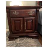 MAHOGANY BEDSIDE CHEST W/ DRAWER - 25.6 X 16.5 X