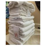 LARGE LOT OF BATH TOWELS, HAND TOWELS & WASH
