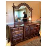 12 DRAWER MAHOGANY TRADITIONAL DRESSER W/ MIRROR