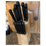 KNIFE SET IN WOOD BLOCK