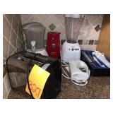 6 SMALL ASSORTED KITCHEN APPLIANCES