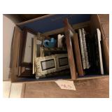 LOT OF MISC PICTURE FRAMES