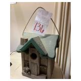 10 ' WOOD BIRDHOUSE W/ GREEN ROOF