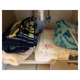 LOT OF BATHROOM TOWELS