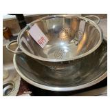 STAINLESS XL COLANDER & 17.5 ' BOWL