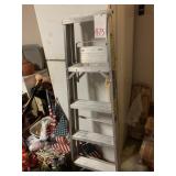 DAVIDSON 5 FT ALUMINUM LADDER