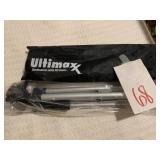 ULTIMAXX UM-TR50 TRIPOD IN CASE - NEVER USED