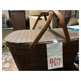 VINTAGE PICNIC BASKET