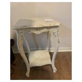 VINTAGE WHITE PAINTED WOOD SIDE TABLE - 17 X 17 X