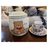 VINTAGE TEDDY BEAR COOKIE JAR & CHILDS DINNERWARE