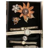 LOT OF LADIES WATCHES & BROOCHES