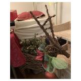 GRAPEVINE REINDEER & FLOCKED GARLAND