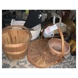 LARGE LOT OF BASKETS
