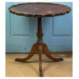 ENGLISH QUEEN ANNE STYLE MAHOGANY TEA TABLE