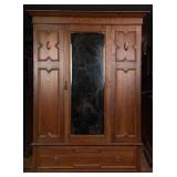 ENGLISH EDWARDIAN OAK WARDROBE