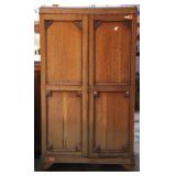 ENGLISH OAK WARDROBE