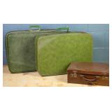 3 VINTAGE SUITCASES