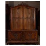 FRENCH CHIPPEDALE STYLE CARVED OAK VITRINE