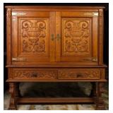 FRENCH CARVED OAK LINEN PRESS
