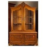 FRENCH OAK VITRINE