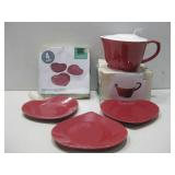 Servappeiti Ceramic Teapot & Heart Shaped Plates